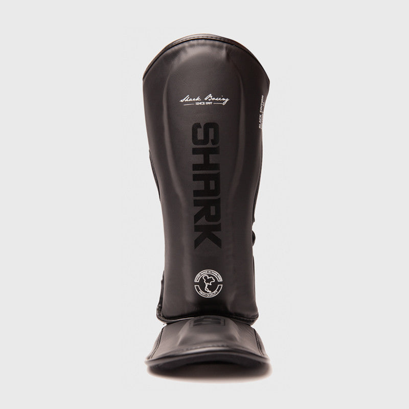 Espinillera Shark Victory Negra Ultraligera Kickboxing