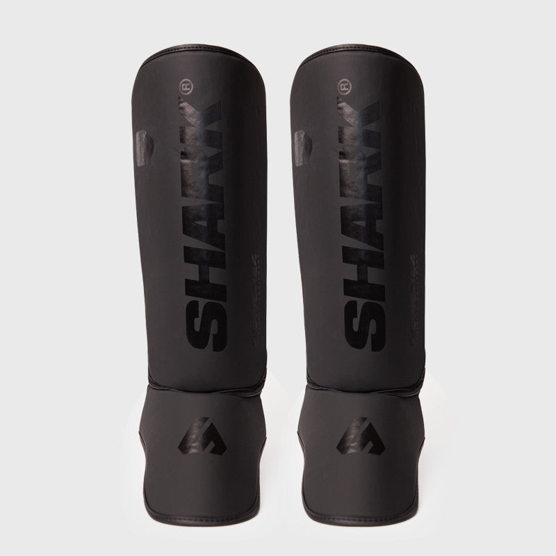 Espinillera Shark Power 24 Negro Mate Kickboxing